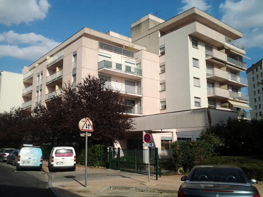 Les Burgondes Apartamento Dijon Exterior foto